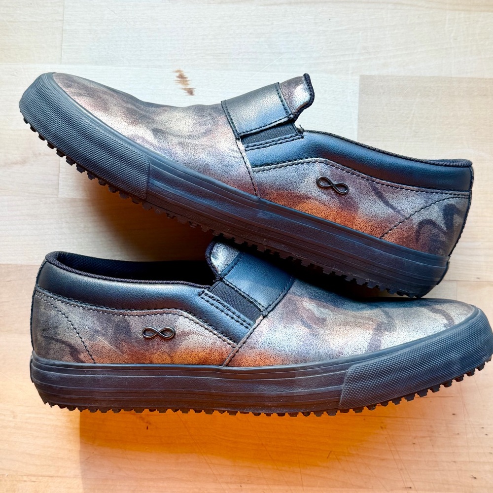 Infinity by Cherokee Rush Women's Slip-On Nursing Shoes Pewter Prismatic‎ Camo 9